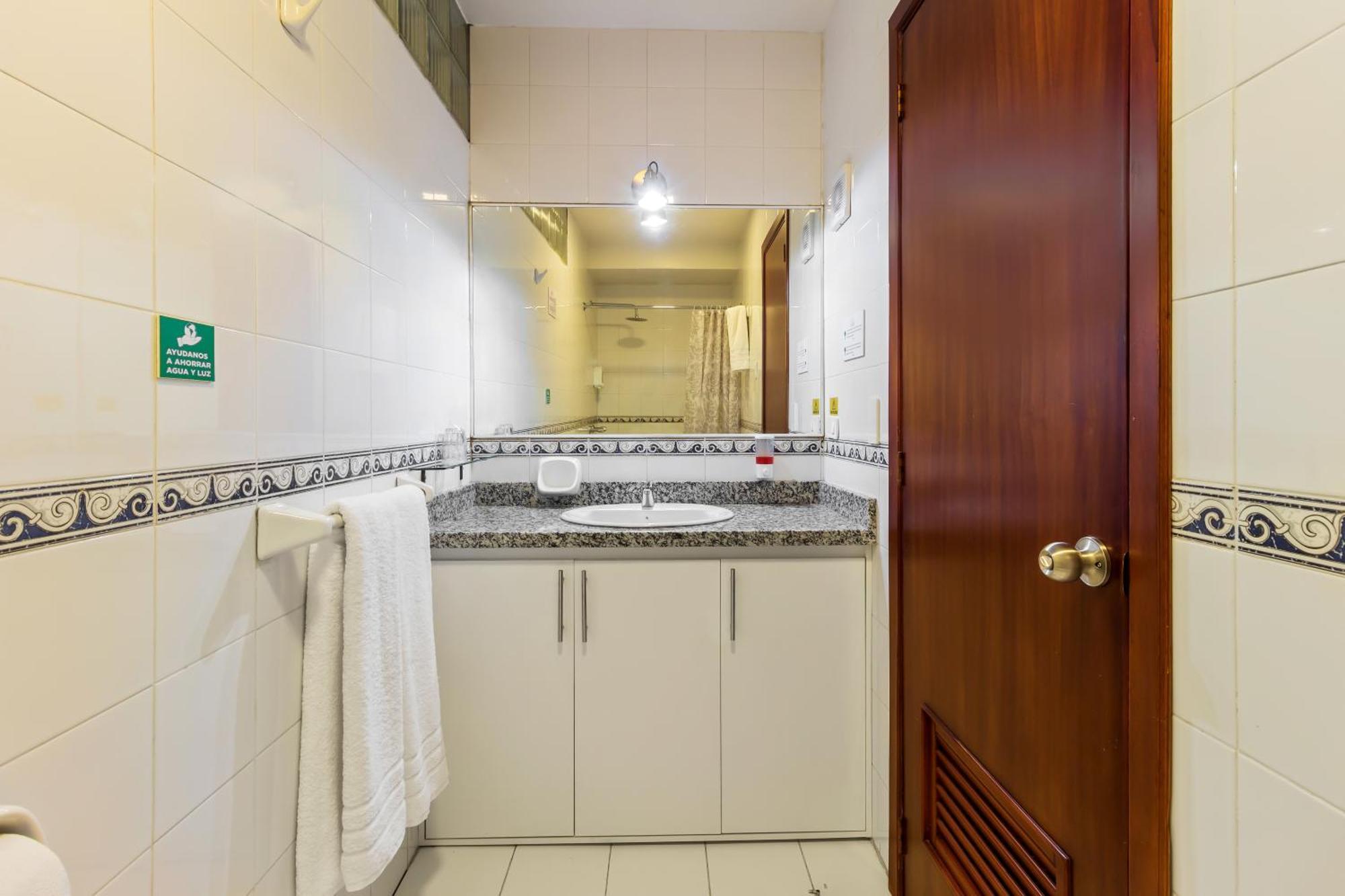 Hotel La Cartuja Quito Dış mekan fotoğraf